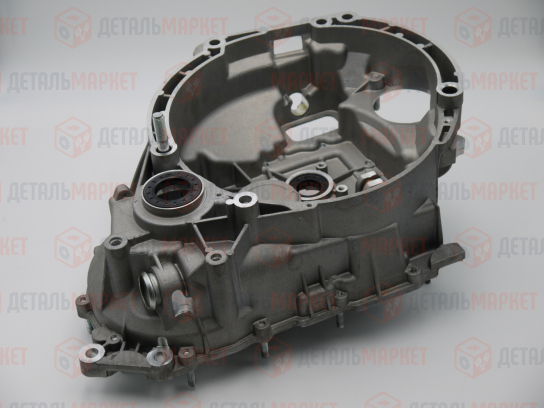 Картер сцепления 21110 (2 шпильки)