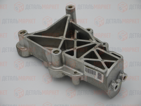 Кронштейн правой опоры двигателя 11180 (с кондиционером)