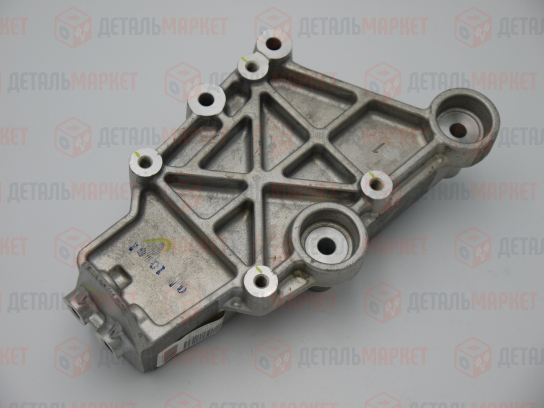 Кронштейн правой опоры двигателя 11180 (с кондиционером)