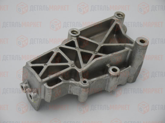 Кронштейн правой опоры двигателя 11180 (с кондиционером)